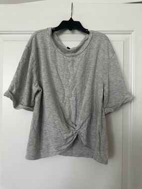 🌹Express Light Gray Knot-Front Crop Top